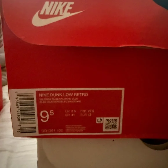 Nike Men's Navy and White Sneakers - Picture 3 of 3